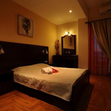 Pantheon Hotel & Suites Nerotriviá Room photo